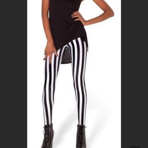 Black milk beetlejuice leggings size L